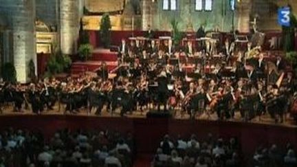 Festival de La Chaise-Dieu 2010 : Symphonie n°5 de Mahler et Les Vêpres de la Vierge de Monteverdi
 (Culturebox)