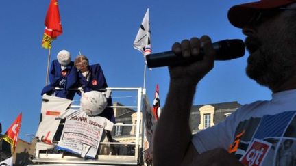 Les salariés en grève depuis un mois ont bloqué l'usine Fonderie du Poitou Alu. (ALAIN JOCARD / AFP)