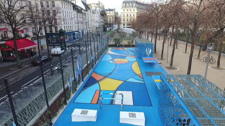 Le playground du Jardin Nelson Mandela, à Paris, décoré par Romain Froquet (France 3 Pays de la Loire)