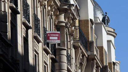 Pr&egrave;s de 3 000 agences immobili&egrave;res ont mis la cl&eacute; sous la porte en 2012, rapporte la Fnaim le 8 janvier 2013. (JACQUES DEMARTHON / AFP)