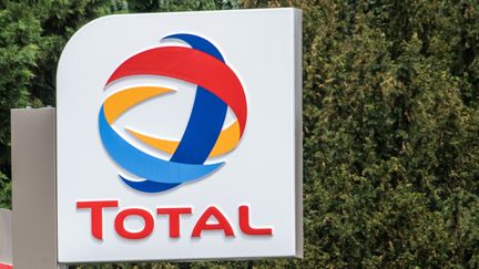 Logo TOTAL (DENIS CHARLET / AFP)