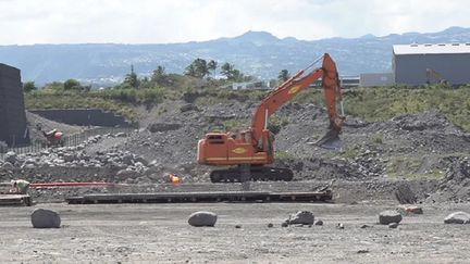 En septembre 2021, pose de la première pierre de l’incinérateur RUN’EVA à Pierrefonds, à La Réunion. (REUNION LA 1ERE)