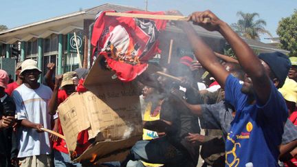 Manifestation au Swaziland en 2011 contre le roi Mswati III, au pouvoir absolu. Aucun parti politique n'est autorisé, et les libertés syndicales sont limitées.   (AFP)