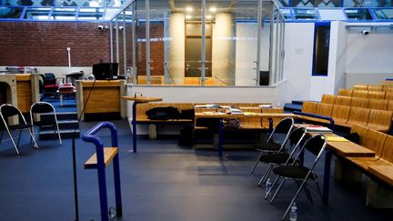 Le box des accusés à la cour d'assises du tribunal de Bobigny, le 15 janvier 2024 en Seine-Saint-Denis. (LUDOVIC MARIN / AFP)