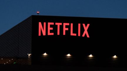 Le bâtiment de Netflix sur Sunset Boulevard, à Los Angeles, en Californie,&nbsp;le 19 octobre 2021.&nbsp; (ROBYN BECK / AFP)