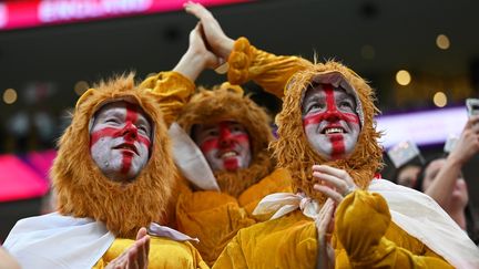 Des supporters de l'équipe d'Angleterre, surnommée les "Three lions", au stade au stade Al Bayt à Al Khor, Qatar, le 04 décembre 2022. (photo d'illustration) (NEIL HALL / EPA)