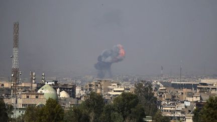 A mesure que les combats s'approchaient, les civils étaient enfermés dans des maisons et privés d'accès à la nourriture ou à l'assistance médicale. (AHMAD GHARABLI / AFP)