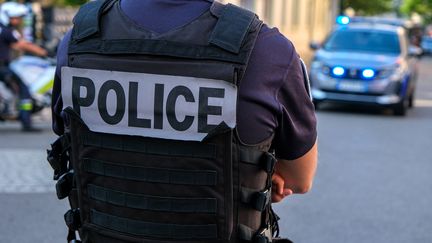 Une enquête a été ouverte par le parquet de Lyon après des tirs de fusil à grenailles ayant visé des policiers à Vaulx-en-Velin (Rhône), dans la nuit de vendredi 30 juin au samedi 1er juillet. (NICOLAS GUYONNET / HANS LUCAS / AFP)