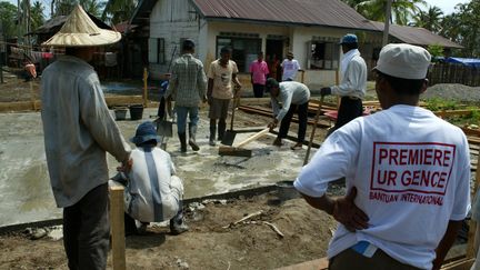 La reconstruction en Indonésie, après le tsunami de 2004 (MAXPPP)