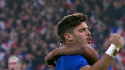 Sport : les rugbymen du XV de France viennent à bout de la Nouvelle-Zélande (FRANCE 3)