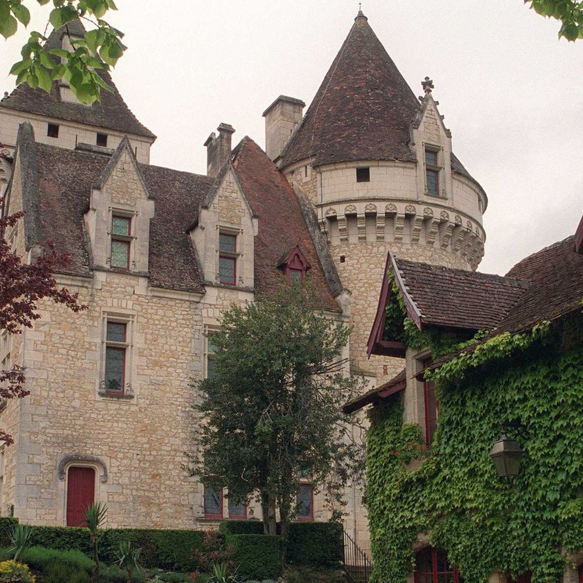 Le Chateau Des Milandes Le Reve De Paix De Josephine Baker