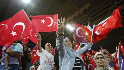 Meeting de soutien au président turc&nbsp;Recep Tayyip Erdogan lors d'un meeting à Sarajevo, en Bosnie, le 20 mai 2018.&nbsp; (AMEL EMRIC / SIPA)