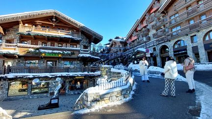 Aux pieds des pistes de Courchevel 1850, le 2 février 2023. (BENJAMIN ILLY / FRANCE INFO)