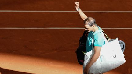 Pas encore d'adieux pour Rafael Nadal ! Malgré sa défaite au premier tour, l'Espagnol qui revient de très loin n'a pas fermé la porte à un retour porte d'Auteuil. (DIMITAR DILKOFF / AFP)