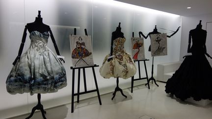 Franck Sorbier haute couture printemps-été 2014, expo au BMW George V, à Paris
 (Corinne Jeammet)