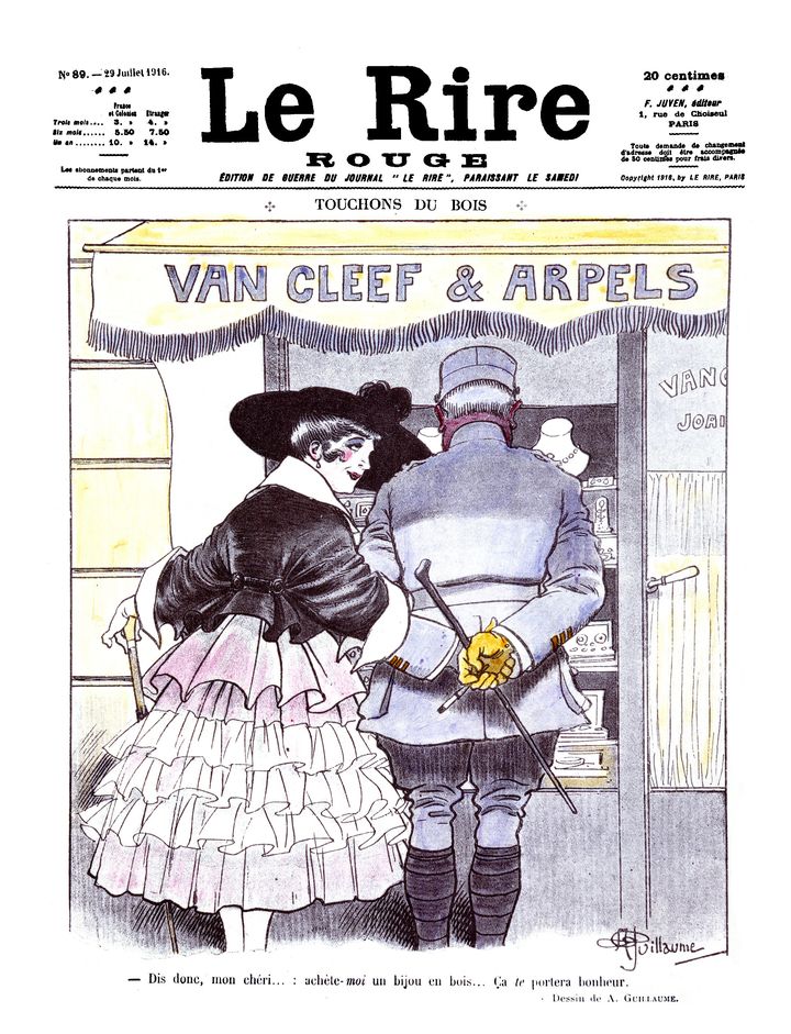 Sur une réclame Van Cleef &amp; Arpels de 1916, se détache le croquis d’un couple devant une vitrine accompagné de la légende suivante : "Dis donc, mon chéri… : achète-moi un bijou en bois…ça te portera bonheur" (Van Cleef & Arpels)