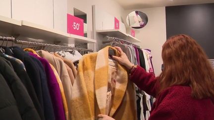 Soldes&nbsp;:&nbsp;comment faire de bonnes affaires ? (France 2)