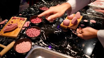 Du chocolat ruby, présenté à Shangaï, en Chine, mardi 5 septembre 2017.&nbsp; (ALY SONG / REUTERS)