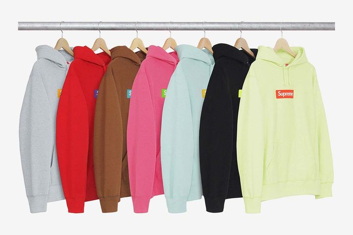 Les "box logo hoodies" de la marque Supreme de la collection automne/hiver 2017 qui seront mis en vente début décembre. (SUPREME)