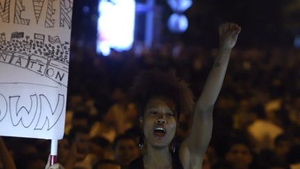 Manifestation à Erevan, en Arménie, contre la hausse du prix de l'électricité, le 24 juin 2015. (Asatur Yesayants / RIA Novosti)