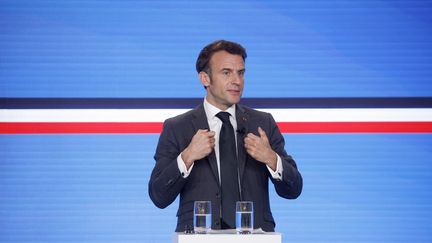 Emmanuel Macron a dévoilé sa stratégie pour "accélérer" la "réindustrialisation" de la France, le 11 mai 2023, à l'Elysée. (YOAN VALAT / POOL)