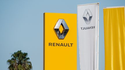 Un concessionnaire Renault à Morzine (Haute-Savoie), le 20 mai 2020. (JEAN-BAPTISTE PREMAT / HANS LUCAS / AFP)