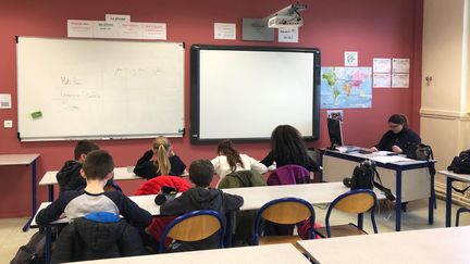 Au collège Les Frères Le Nain de&nbsp;Laon dans l’Aisne, vingt-cinq élèves bénéficient d’un&nbsp;dispositif&nbsp;d’aide pour lutter contre les difficultés en lecture. (ALEXIS MOREL / FRANCE INFO)