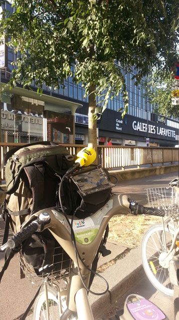 &nbsp; (Zéro carbone pour rejoindre la Gare Montparnasse... Grâce au Vélib' !  © Jérôme Jadot / RF)