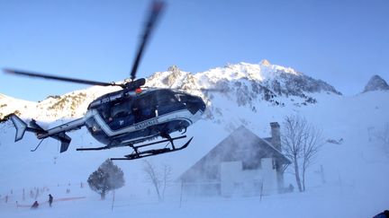 Un hélicoptère de la gendarmerie dans les pyrénées. (MAXPPP)