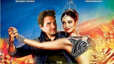 &nbsp; (Roger Federer détourné dans une affiche bollywoodienne © Capture d'écran d'un photomontage sur Twitter)