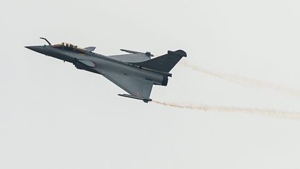 &nbsp; (Illustration : un avion de chasse Rafale, lors d'une démonstration en juin 2015 © MaxPPP)