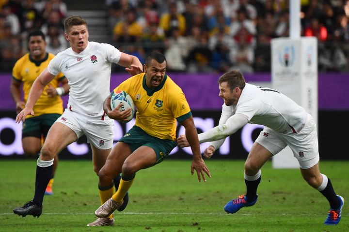 Kurtley Beale face à l'Angleterre, en 1/4 de finale de la Coupe du monde 2019. (GABRIEL BOUYS / AFP)