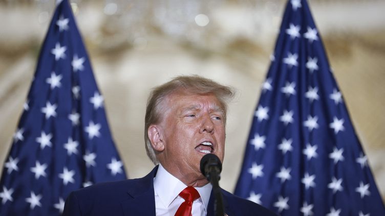 Donald Trump makes a speech after his indictment on April 4, 2023 in West Palm Beach (Florida, United States).  (JOE RAEDLE / GETTY IMAGES NORTH AMERICA / AFP)