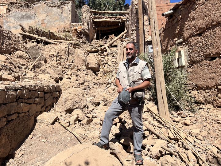 Mustapha dans le village d'Azro, au Maroc, le 10 septembre 2023. (ROBIN PRUDENT / FRANCEINFO)