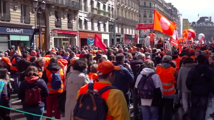 Grèves : les fonctionnaires se mobilisent pour leurs salaires (France 2)