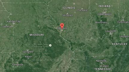 Un gar&ccedil;on de 11 ans a tu&eacute; par balle un individu qui tentait de s'introduire dans la maison familiale, dans le nord du comt&eacute; de Saint-Louis (Missouri), le 3 septembre 2015. (GOOGLE MAPS / FRANCETV INFO)