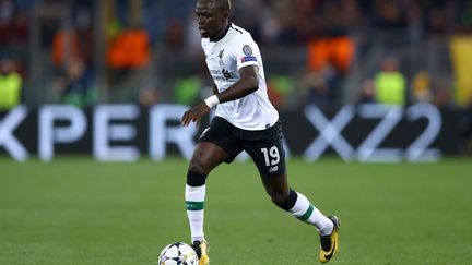 Né le 10 avril 1992 au Sénégal, Sadio Mané est un footballeur international sénégalais qui évolue au poste de milieu offensif au sein du club anglais du Liverpool FC. Il a fait ses début à Metz. Après un passage par l’Autriche, il est transféré en 2014 à Southampton, où il enregistre un record en réalisant un triplé en deux minutes et 56 secondes. En 2016, il rejoint Liverpool. Il a contribué à la qualification des Lions du Sénégal. Le pays rêve de faire mieux qu’en 2002 où son équipe avait atteint les quarts de finale.      (Matteo Ciambelli / NurPhoto)