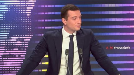 Jordan Bardella, président du RN, était l'invité du "8h30 franceinfo" du vendredi 25 novembre 2022. (FRANCEINFO / RADIOFRANCE)