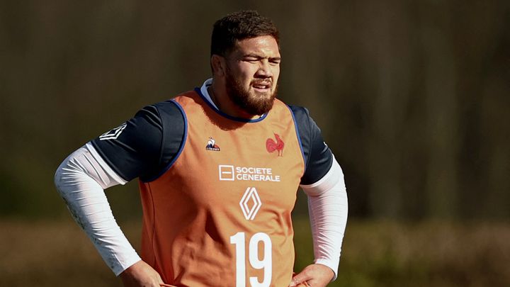 Emmanuel Meafou lors d'une session d'entraînement avec le XV de France le 14 mars 2023. (ANNE-CHRISTINE POUJOULAT / AFP)