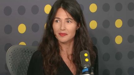 Léna Mauger, la rédactrice en chef de la revue "XXI", était l'invitée de franceinfo vendredi 17 janvier.&nbsp; (FRANCEINFO / RADIOFRANCE)