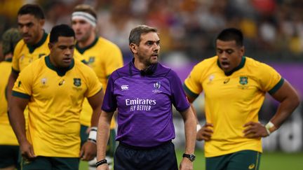 L'arbitre français Jérôme Garcès, lors du quart de finale entre l'Angleterre et l'Australie, à Oita (Japon), le 19 octobre 2019. (CHARLY TRIBALLEAU / AFP)