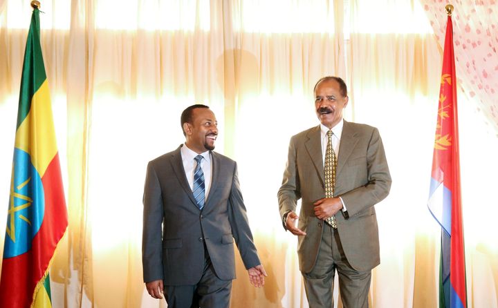 Le Premier ministre éthiopien, Abiy Ahmed (à gauche), aux côtés du président érythréen, Issayas Afeworki, à Addis Abeba le 16 juilet 2018 (REUTERS - TIKSA NEGERI / X03719)