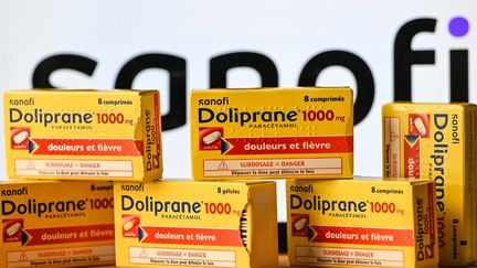 Boxes of Doliprane, October 13, 2024 in Bayeux (Calvados). (ARTUR WIDAK / AFP)