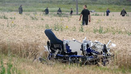 Le site du crash de l'avion du vol MH17 dans le village de&nbsp;Rassypnoye (Ukraine), le 18 juillet 2014. (MIKHAIL VOSKRESENSKIY / RIA NOVOSTI / AFP)