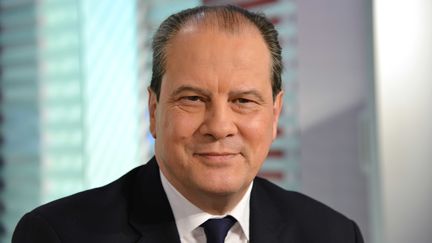 Le premier secr&eacute;taire du PS sur le plateau d'une cha&icirc;ne de t&eacute;l&eacute;vision, le 15 f&eacute;vrier 2013. (IBO / SIPA)