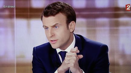 Emmanuel Macron lors du débat de l'entre-deux-tours, à la Plaine Saint-Denis (Seine-Saint-Denis), le 3 mai 2017. (MAXPPP)