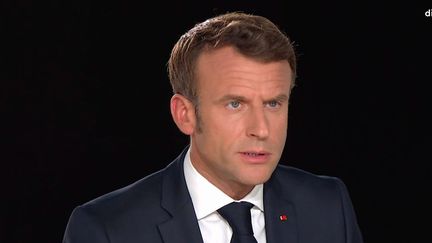 Emmanuel Macron sur le plateau de l'émission "L'Evénement" sur France 2, le 12 octobre 2022.&nbsp; (MAXPPP)