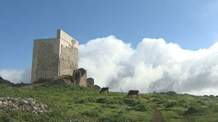 Capture d'écran d'une vidéo de la chaîne La Sexta, montrant le château de Matrera (Cadix, Espagne) après sa rénovation. (LA SEXTA NOTICIAS)