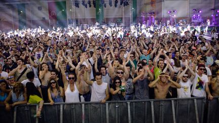 La foule au premier rang au Weather Festival du Bourget en juin 2014.
 (Jacob Khrist)