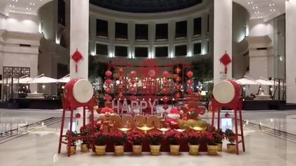 Le hall vide de l'hôtel Intercontinental, à Wuhan, vendredi 24 janvier 2020.&nbsp; (SOCIAL MEDIA / REUTERS)